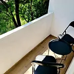 Fresh & Cozy Flat Near Cathedral Warna